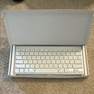 Apple wireless keyboard